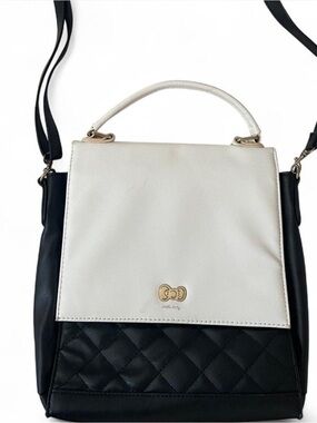 Vintage authenticated Japan Exclusive Hello Kitty Sanrio Quilted Satchel bag.